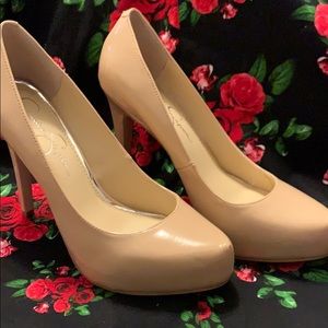 Jessica Simpson nude platform pumps